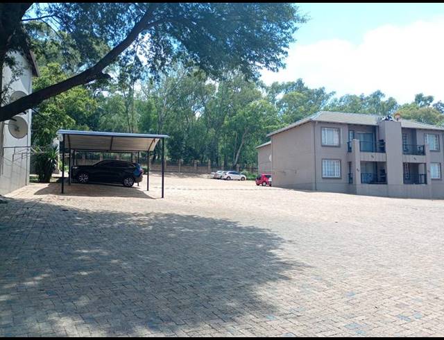 2 BEDROOM APARTMENT FOR SALE IN WILGEHEUWEL